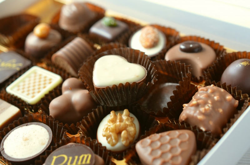 confiserie-FLAYOSC-min_chocolates_food_candy_calories_nibble_chocolate_heart-782043